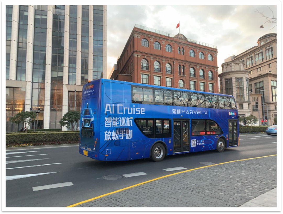 穿梭都市光影，流動的上海廣告——觀光車廣告的城市魅力